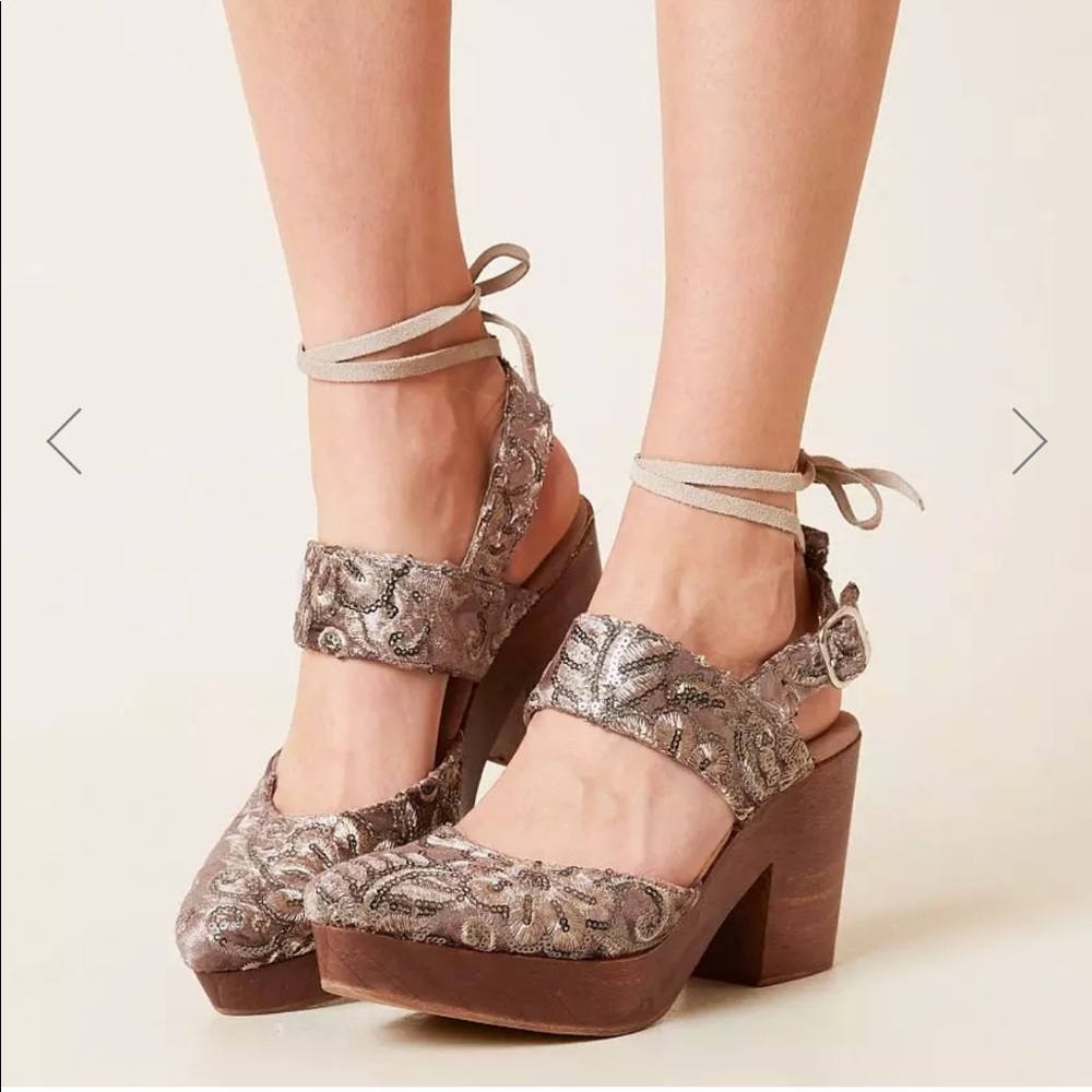 Free People Monaco Clog Shoe size 37 (6.5 US)
